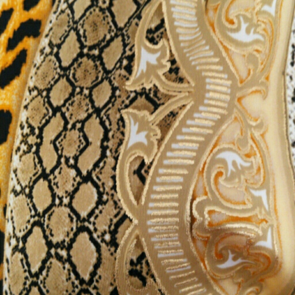 Halter Top /Cach'e - Picture 3 of 5